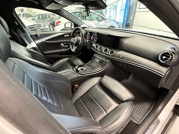 Mercedes-Benz E220 d 27 of 30
