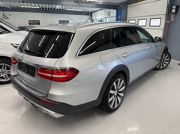Mercedes-Benz E220 d 17 of 30