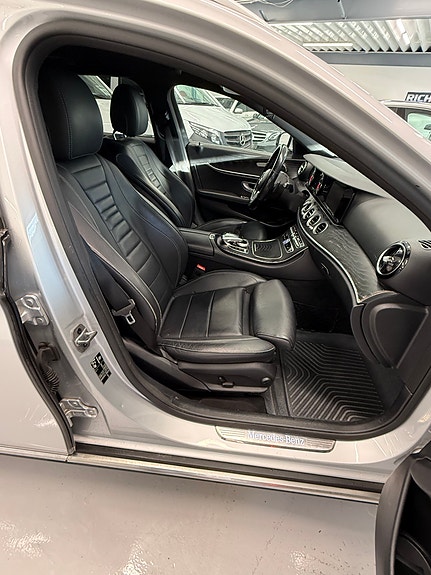 Mercedes-Benz E220 d 26 of 30