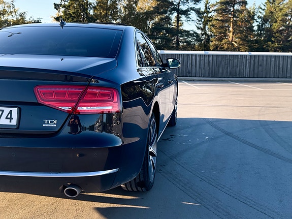 Audi A8 5 of 30