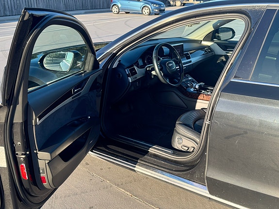 Audi A8 9 of 30
