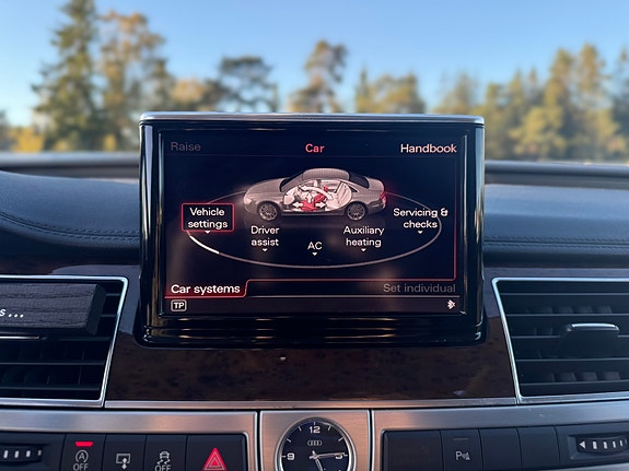 Audi A8 22 of 30