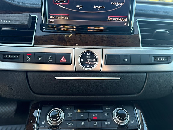 Audi A8 28 of 30