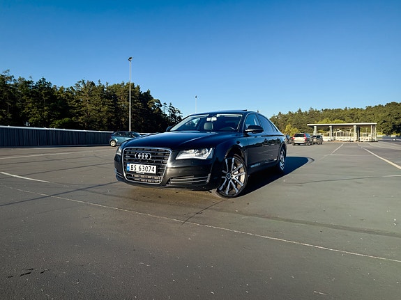 Audi A8 2 of 30