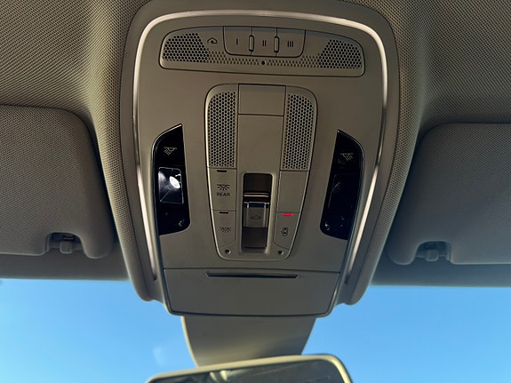 Audi A8 29 of 30