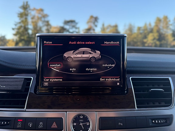Audi A8 19 of 30