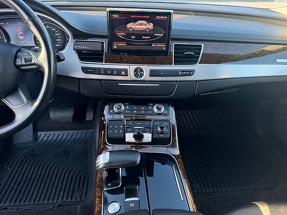 Audi A8 18 of 30