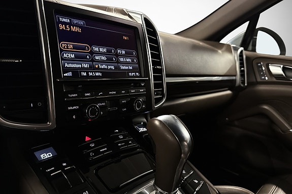Porsche Cayenne 21 of 30