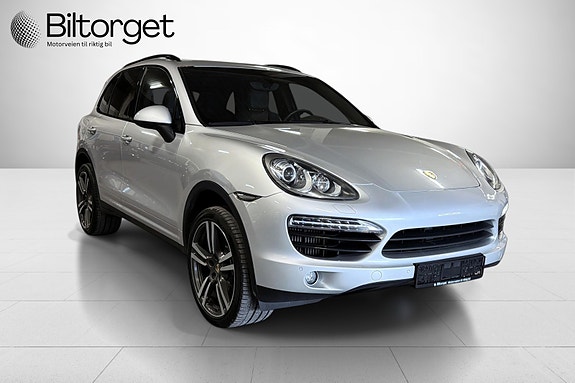 Porsche Cayenne 3 of 30