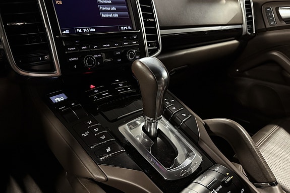 Porsche Cayenne 25 of 30