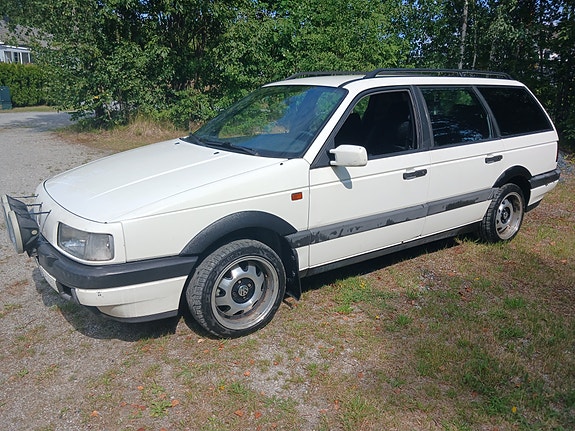 Volkswagen Passat 4 of 21
