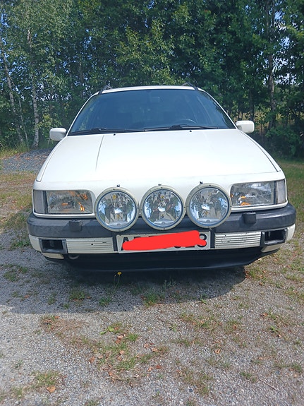 Volkswagen Passat 7 of 21