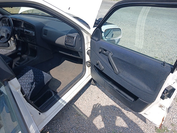 Volkswagen Passat 15 of 21