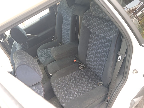 Volkswagen Passat 11 of 21