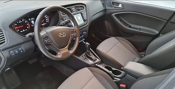 Hyundai i20 8 of 16