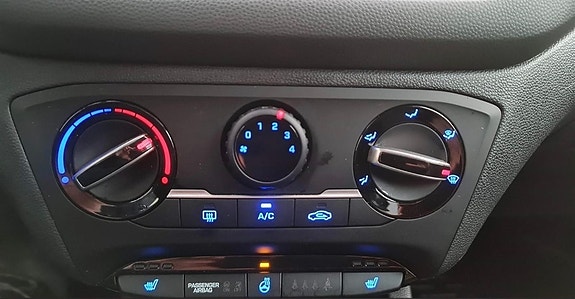Hyundai i20 11 of 16
