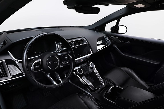 Jaguar I-PACE 10 of 30