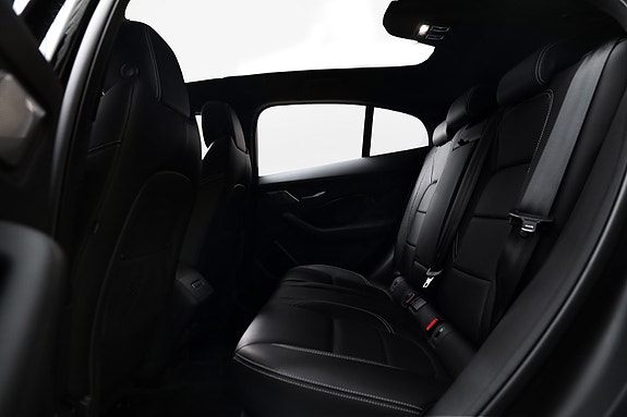 Jaguar I-PACE 13 of 30