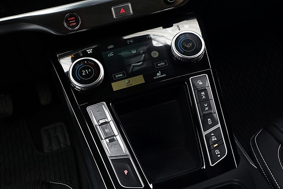 Jaguar I-PACE 22 of 30