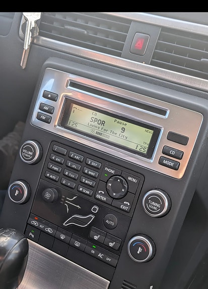Volvo V70 6 of 7