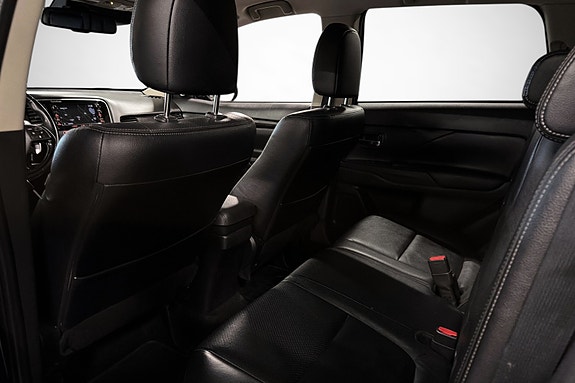 Mitsubishi Outlander 13 of 30