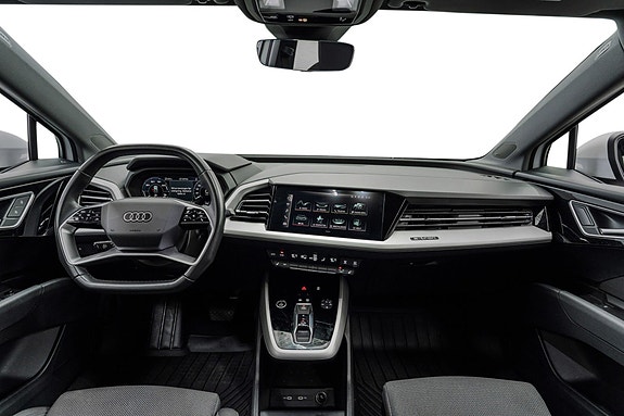 Audi Q4 e-tron 13 of 25