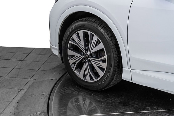 Audi Q4 e-tron 9 of 25