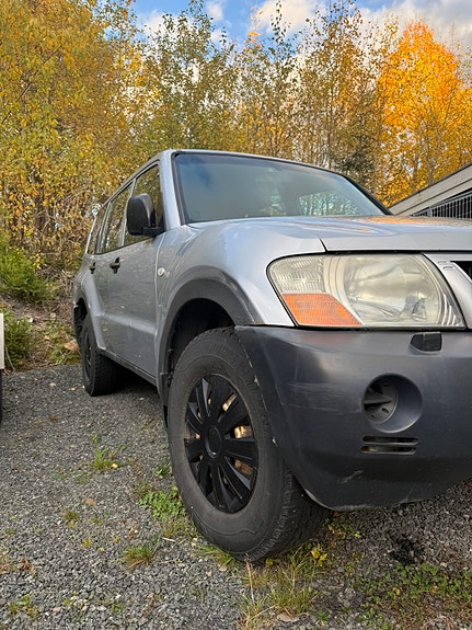 Mitsubishi Pajero 5 of 19