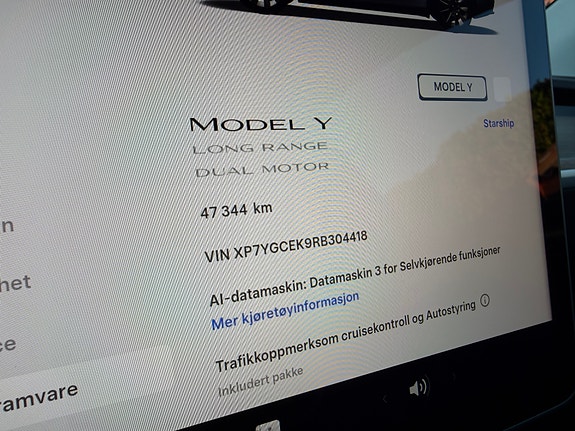 Tesla Model Y 18 of 20