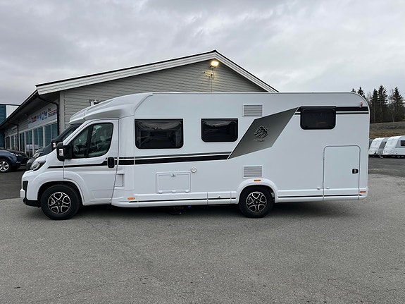 Knaus L!VE TI 700 MEG Platinum Selection // 180 HK, 8-trinns automat, Alde varme , Enkle senger, adaptive fartsholder 2 of 24