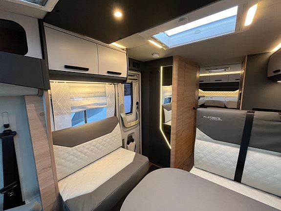 Knaus L!VE TI 700 MEG Platinum Selection // 180 HK, 8-trinns automat, Alde varme , Enkle senger, adaptive fartsholder 8 of 24
