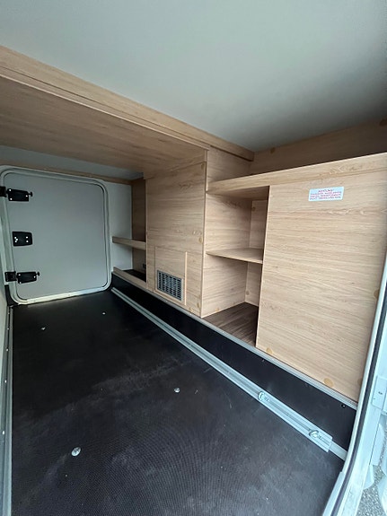 Knaus L!VE TI 700 MEG Platinum Selection // 180 HK, 8-trinns automat, Alde varme , Enkle senger, adaptive fartsholder 22 of 24