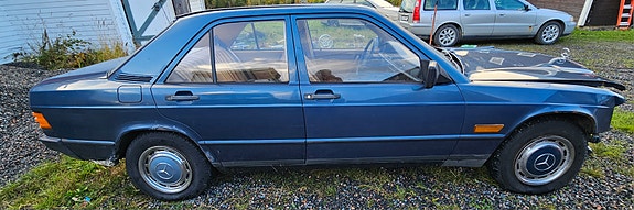 Mercedes-Benz 190 E 15 of 15