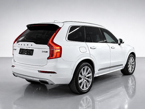 Volvo XC90 8 of 12