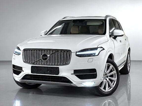 Volvo XC90 4 of 12