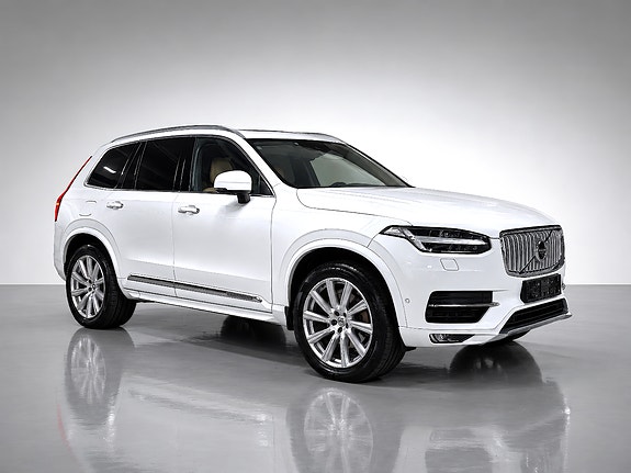 Volvo XC90 10 of 12