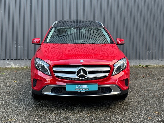 Mercedes-Benz GLA180 7 of 23
