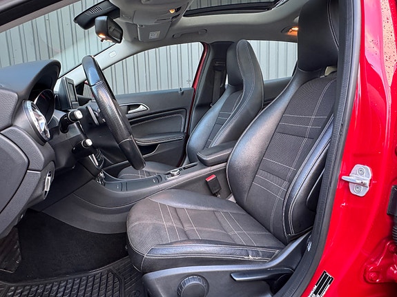 Mercedes-Benz GLA180 12 of 23