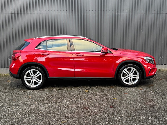 Mercedes-Benz GLA180 6 of 23