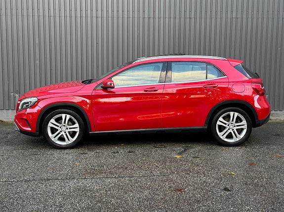 Mercedes-Benz GLA180 5 of 23