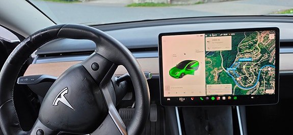 Tesla Model 3 6 of 7