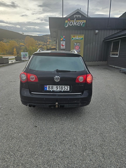Volkswagen Passat 7 of 23