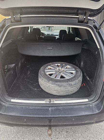 Volkswagen Passat 19 of 23