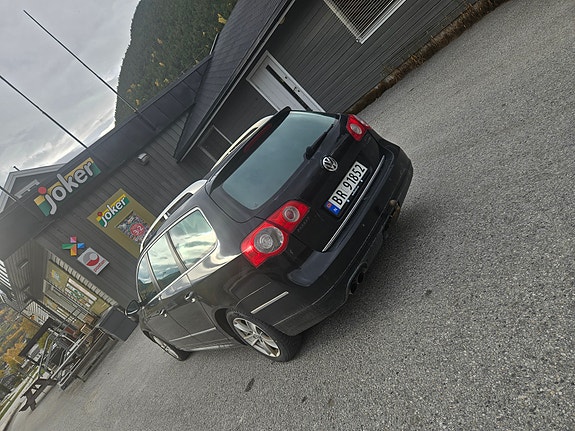 Volkswagen Passat 8 of 23