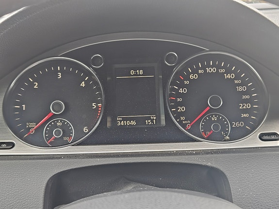 Volkswagen Passat 22 of 23