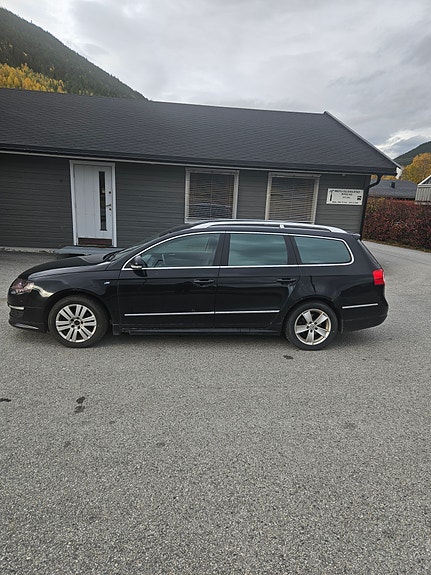 Volkswagen Passat 3 of 23