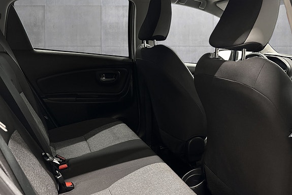 Toyota Yaris 15 of 29