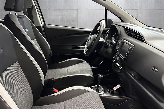 Toyota Yaris 14 of 29