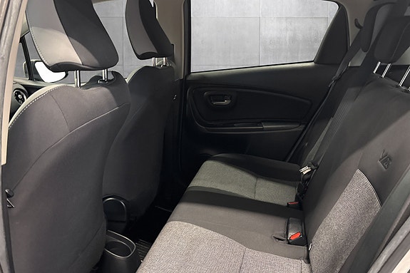 Toyota Yaris 16 of 29