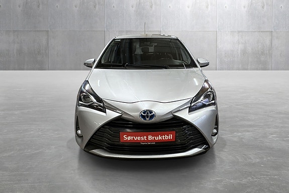Toyota Yaris 8 of 29